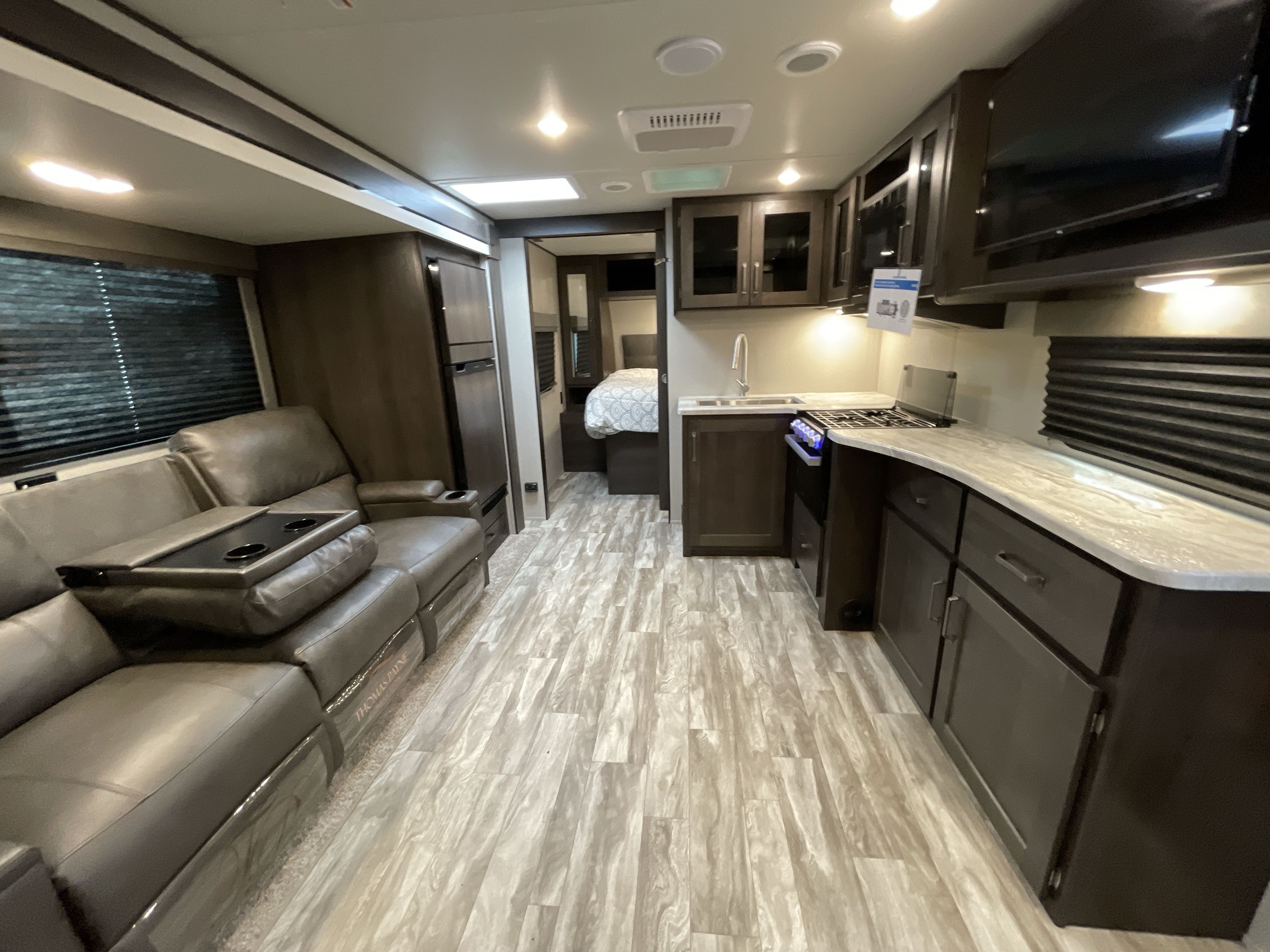 2021 Grand Design TRANSCEND XPLOR 221RB in grain valley MO