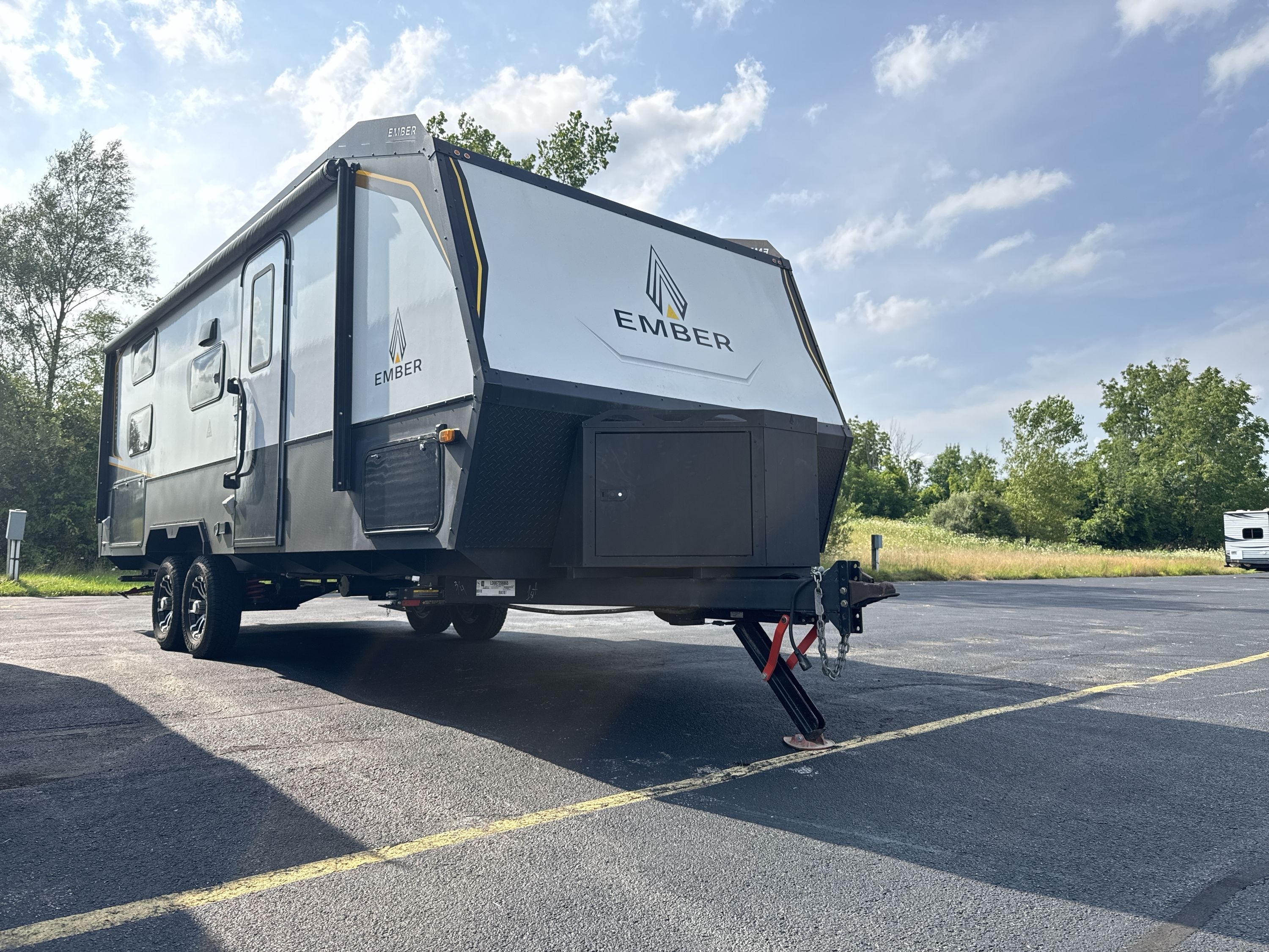 2023 Ember OVERLAND 221MDB RV
