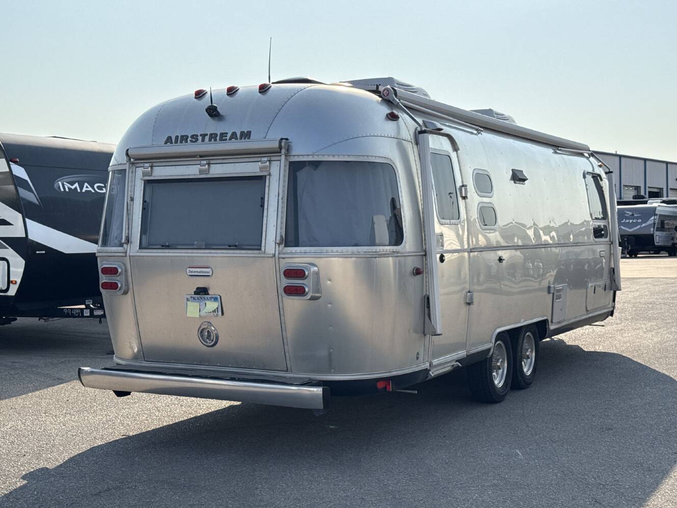 A photo of this 2020 Airstream INTERNATIONAL SERENITY 27FB TWIN