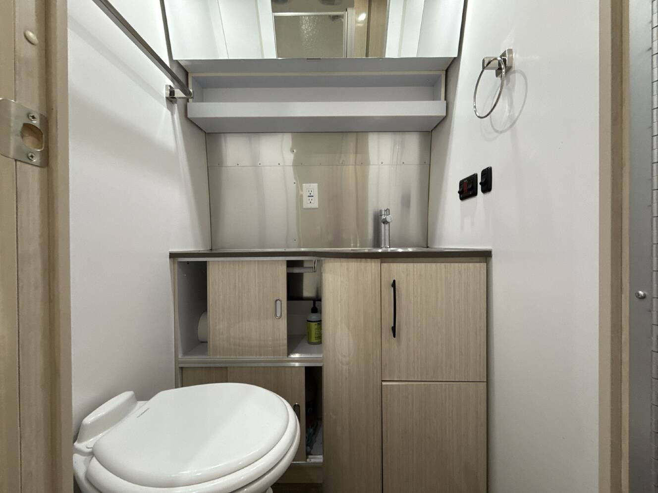 A photo of this 2020 Airstream INTERNATIONAL SERENITY 27FB TWIN
