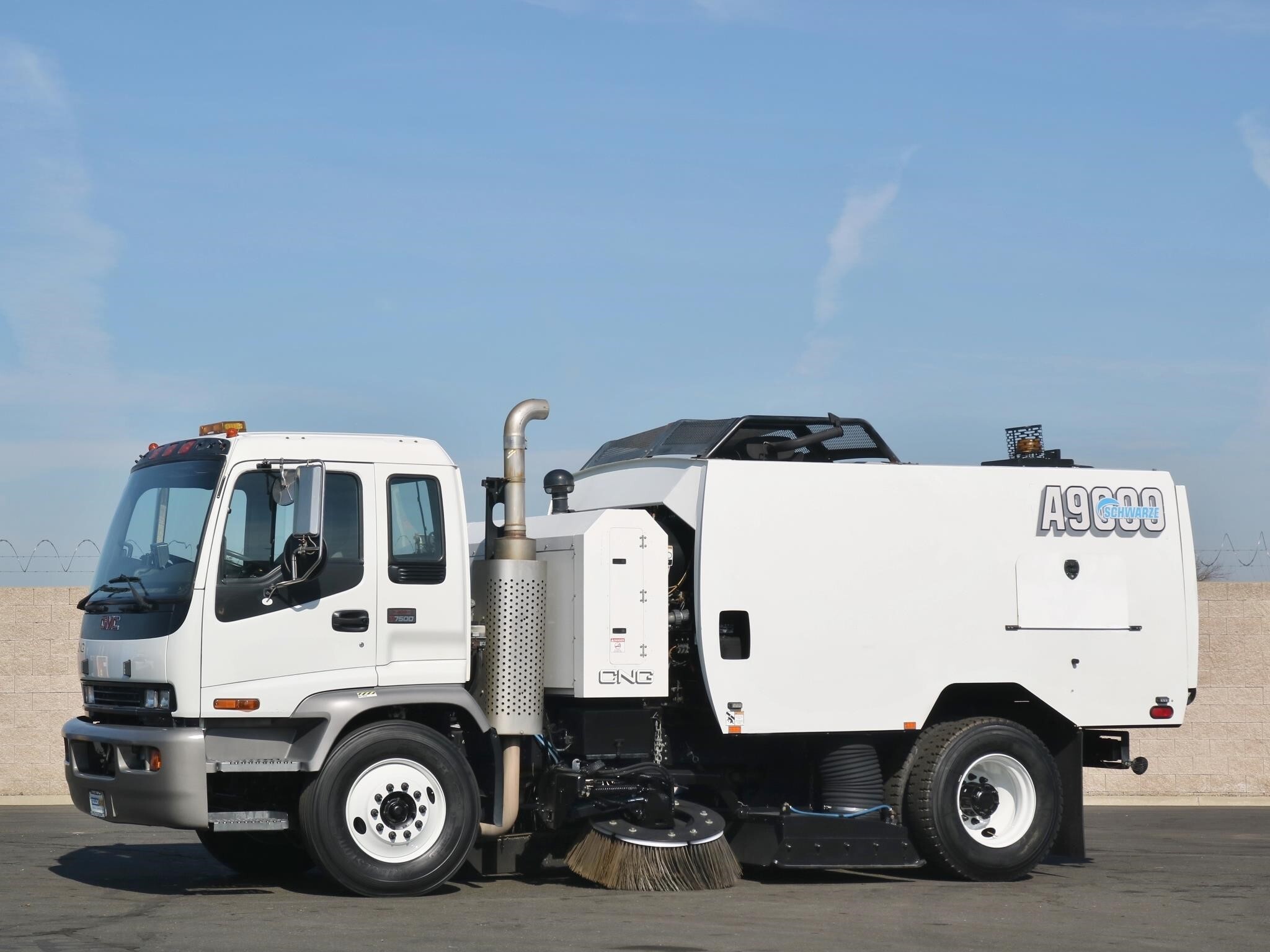 2009 GMC T7500 in Sacramento, CA