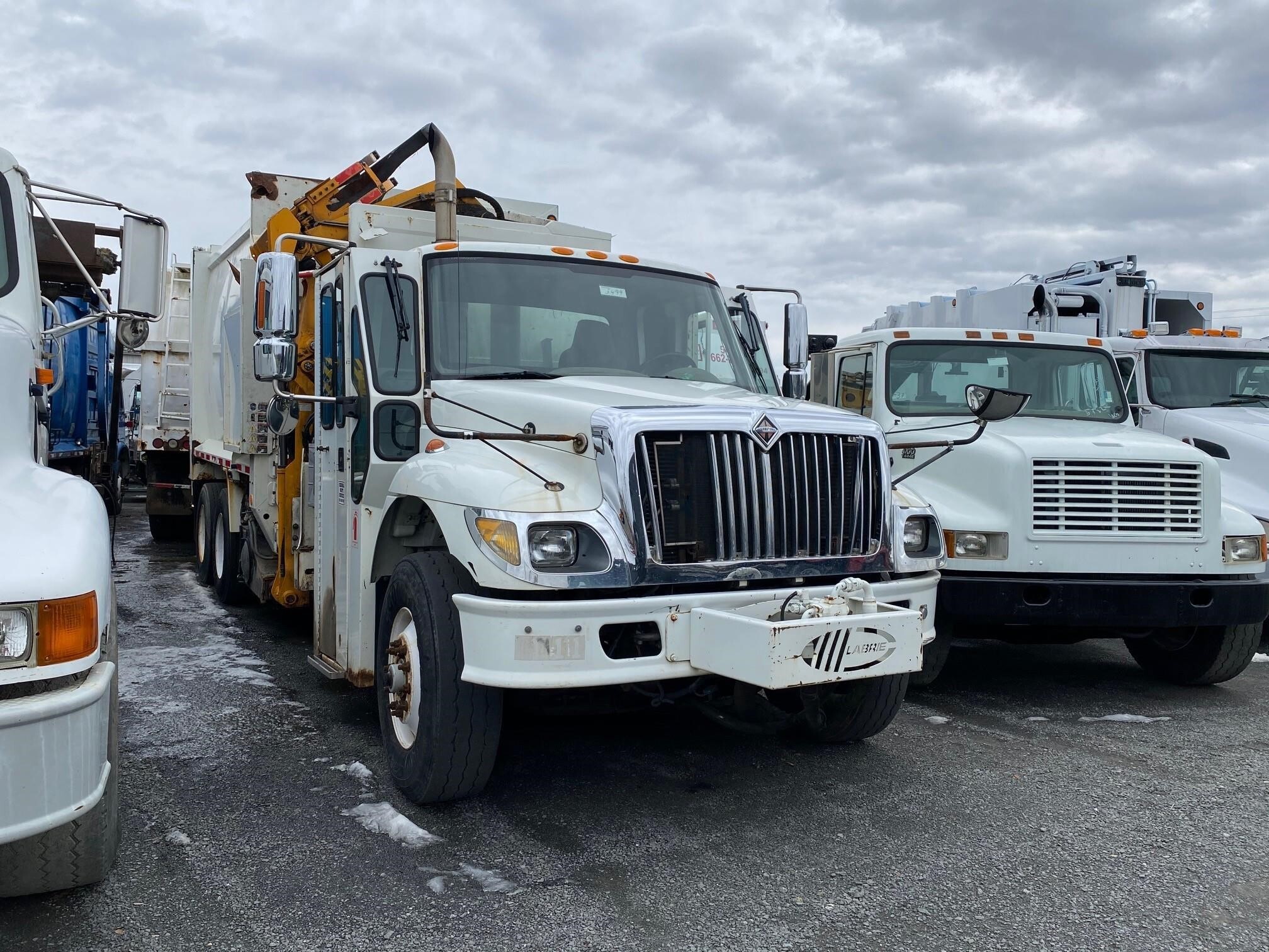 2007 INTERNATIONAL WORKSTAR 7400 in Bealeton, VA