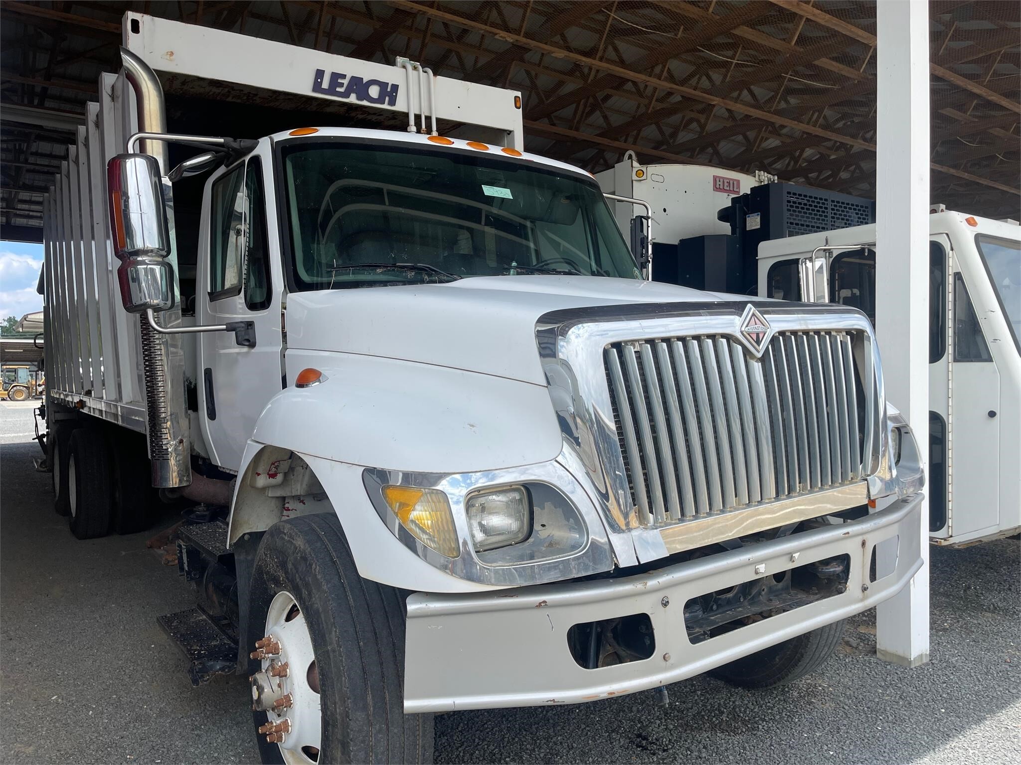 2002 INTERNATIONAL WORKSTAR 7400 in Bealeton, VA