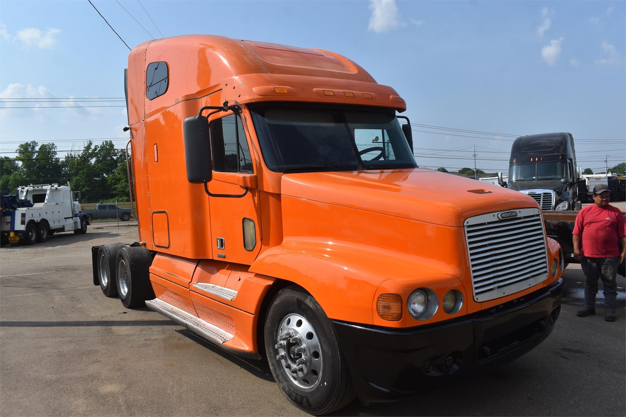 2006 FREIGHTLINER COLUMBIA in Covington, TN