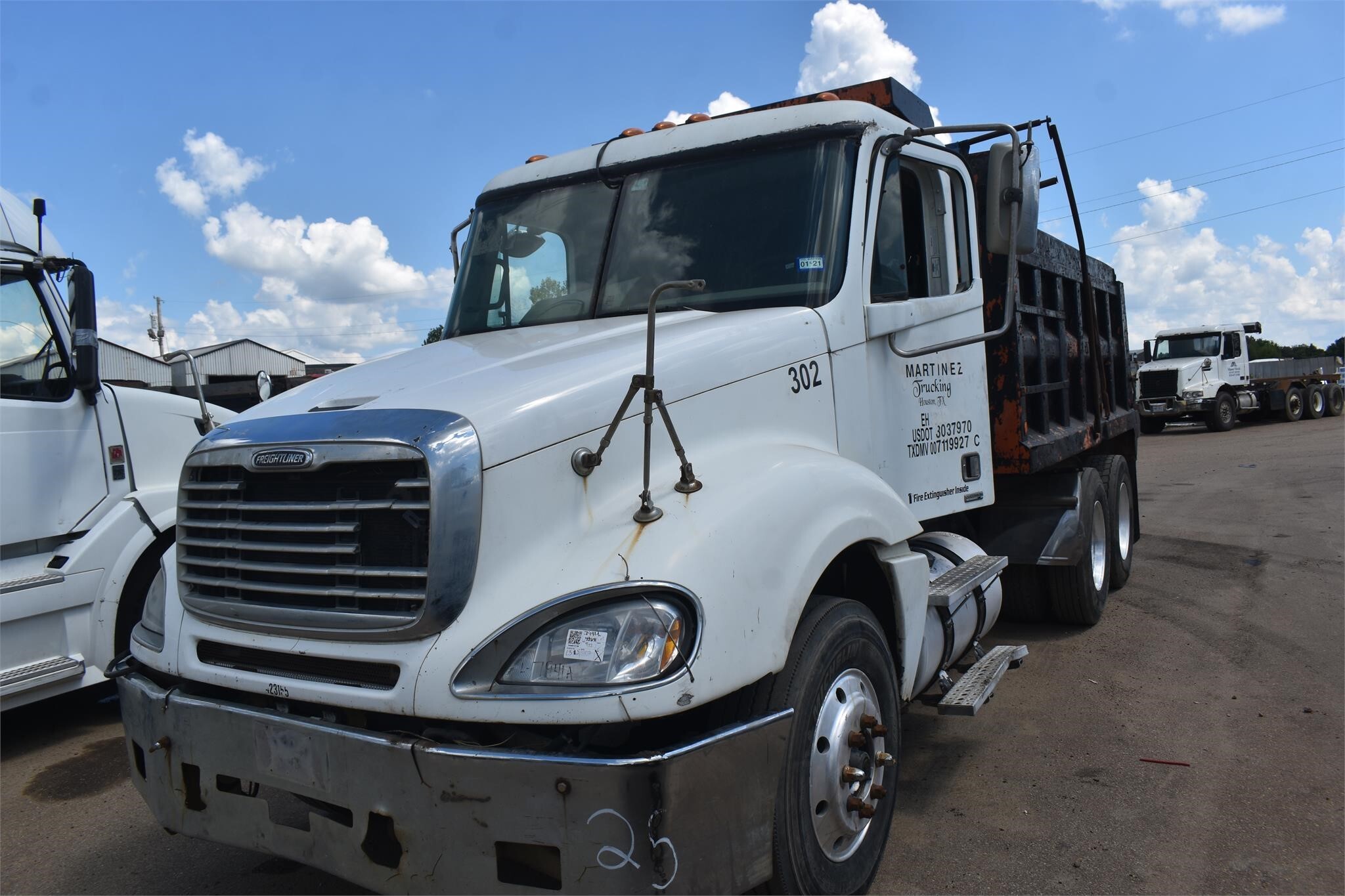 2004 FREIGHTLINER COLUMBIA in Covington, TN