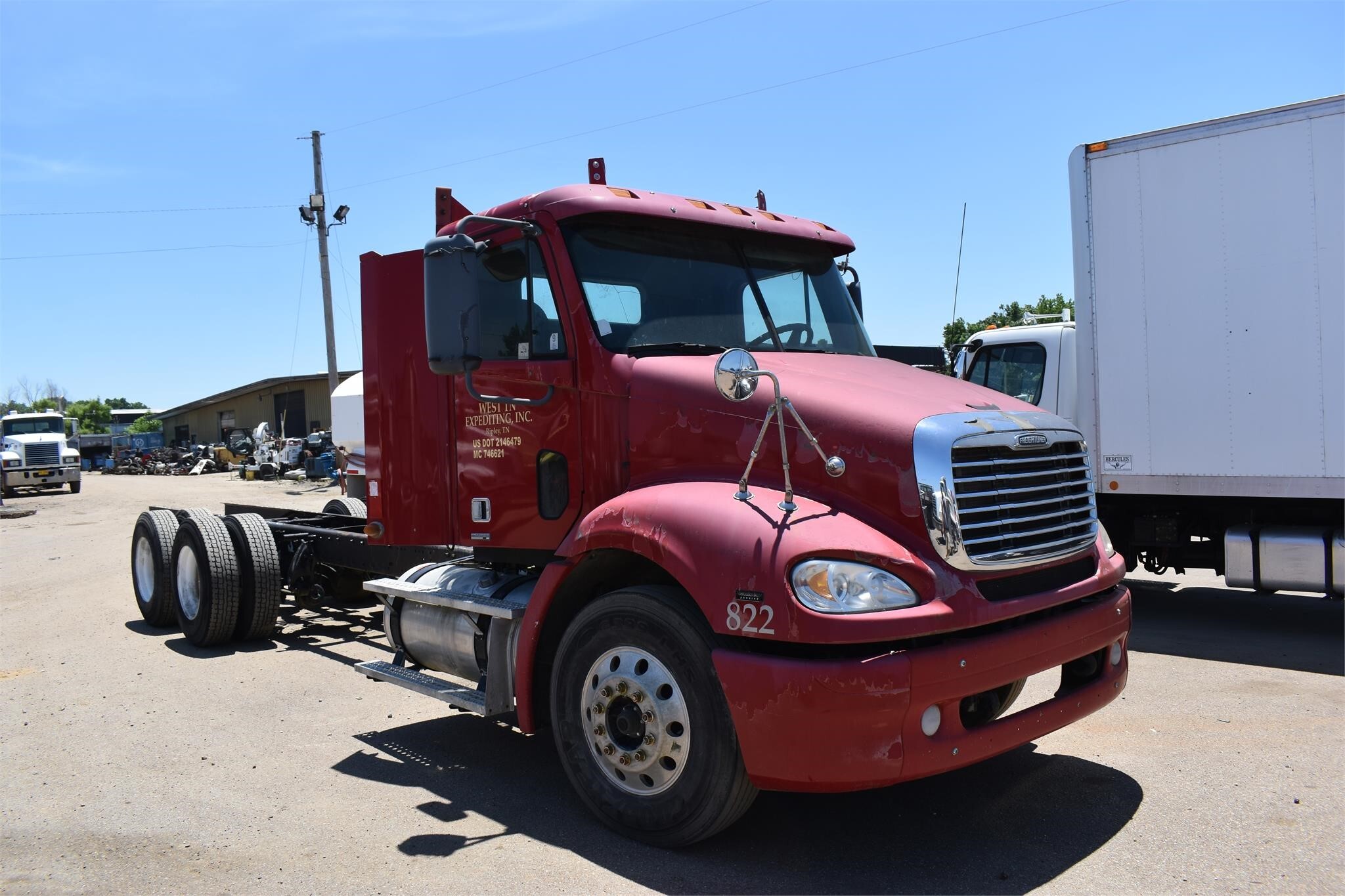 2007 FREIGHTLINER COLUMBIA 120 in Covington, TN