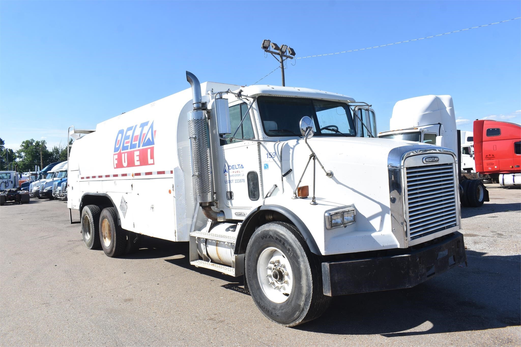 1997 FREIGHTLINER COLUMBIA in Covington, TN