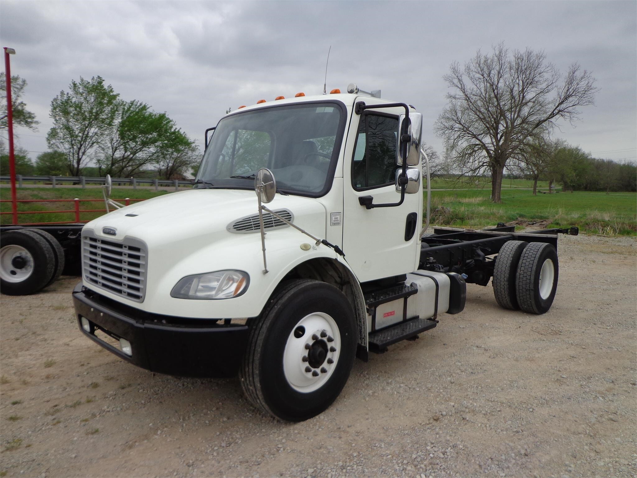 2016 FREIGHTLINER BUSINESS CLASS M2 106 in Shawnee, OK
