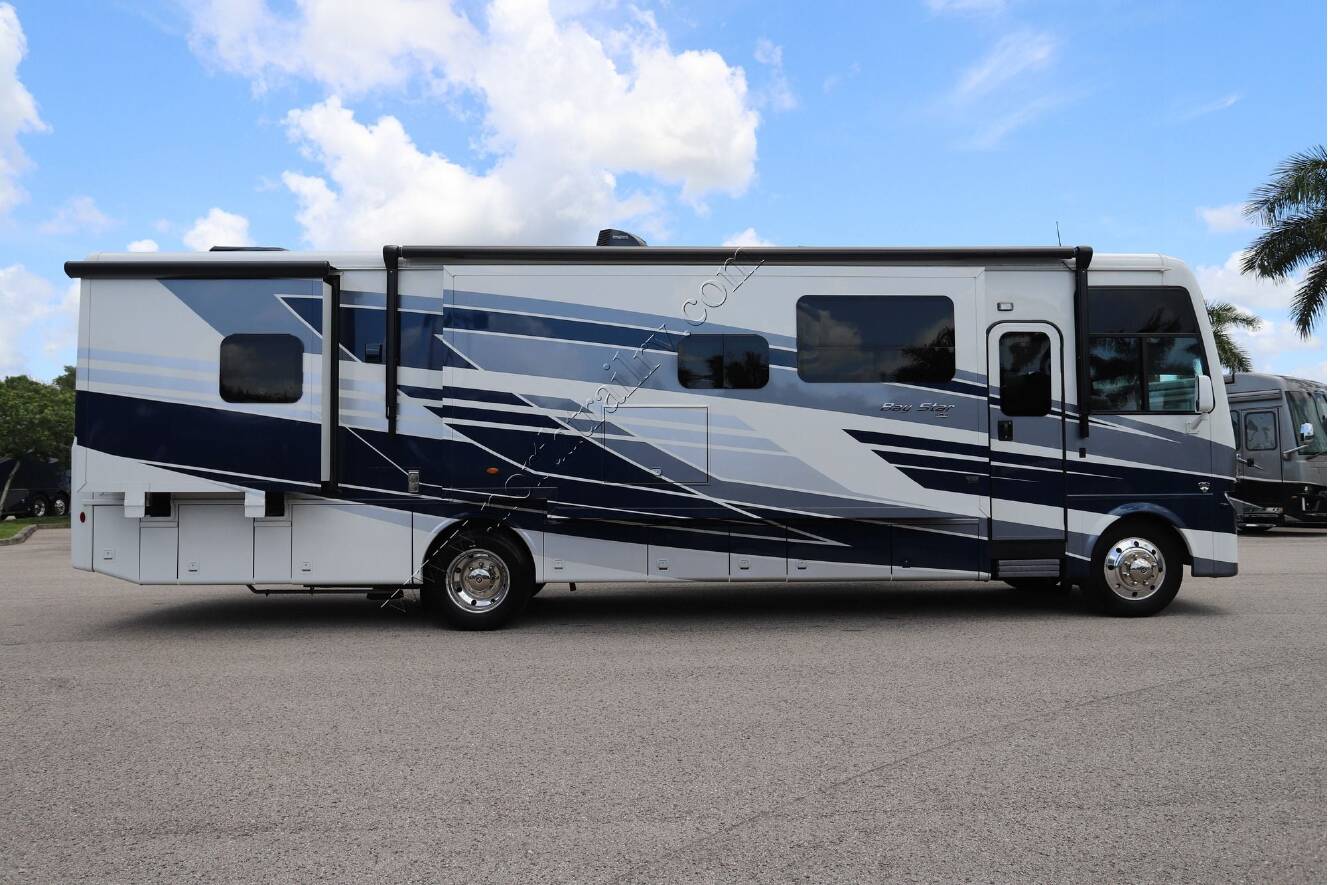 A photo of this 2026 Newmar Bay Star 3626