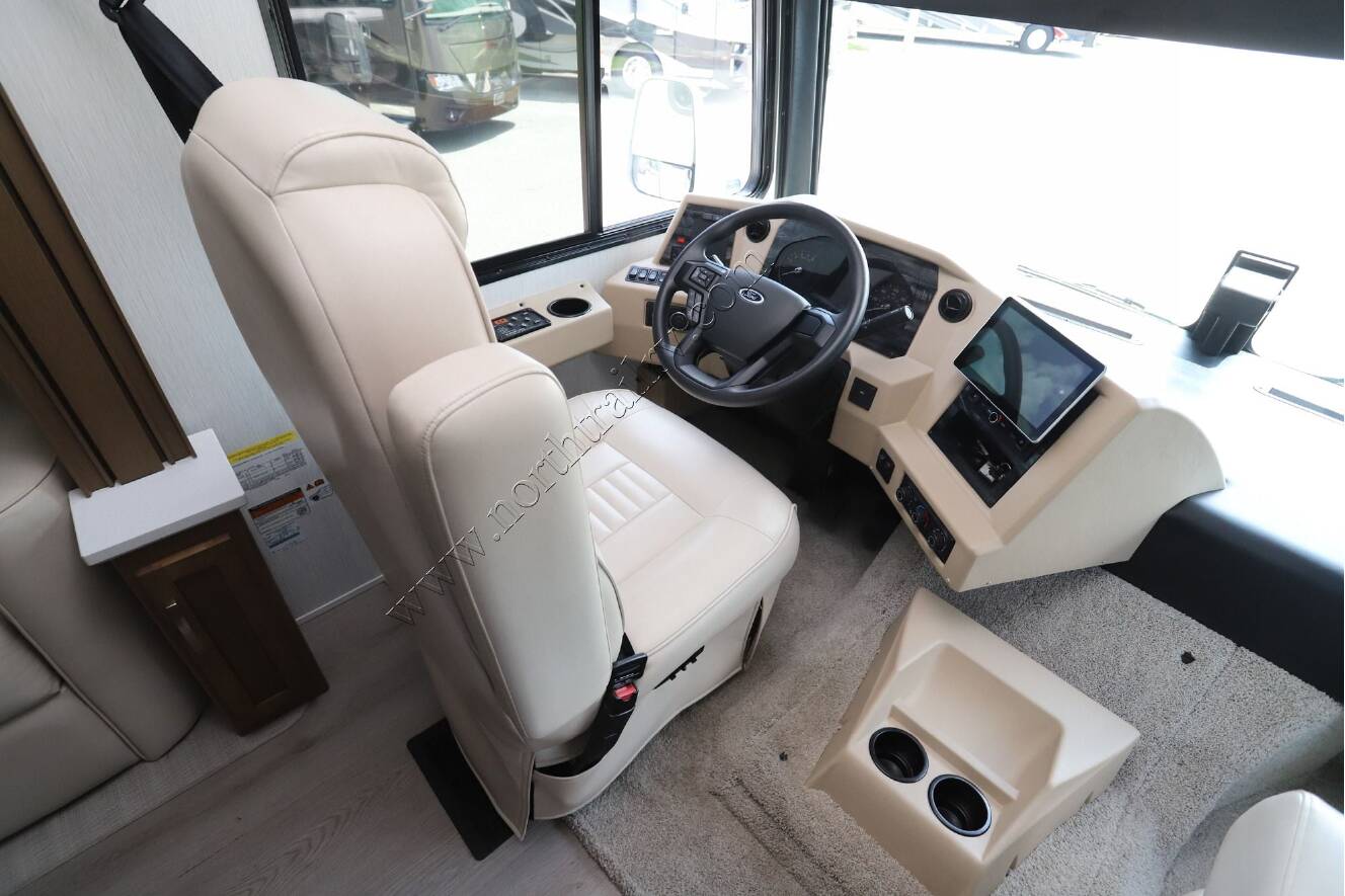 A photo of this 2026 Newmar Bay Star 3626