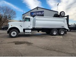 1996 FREIGHTLINER FLD120
