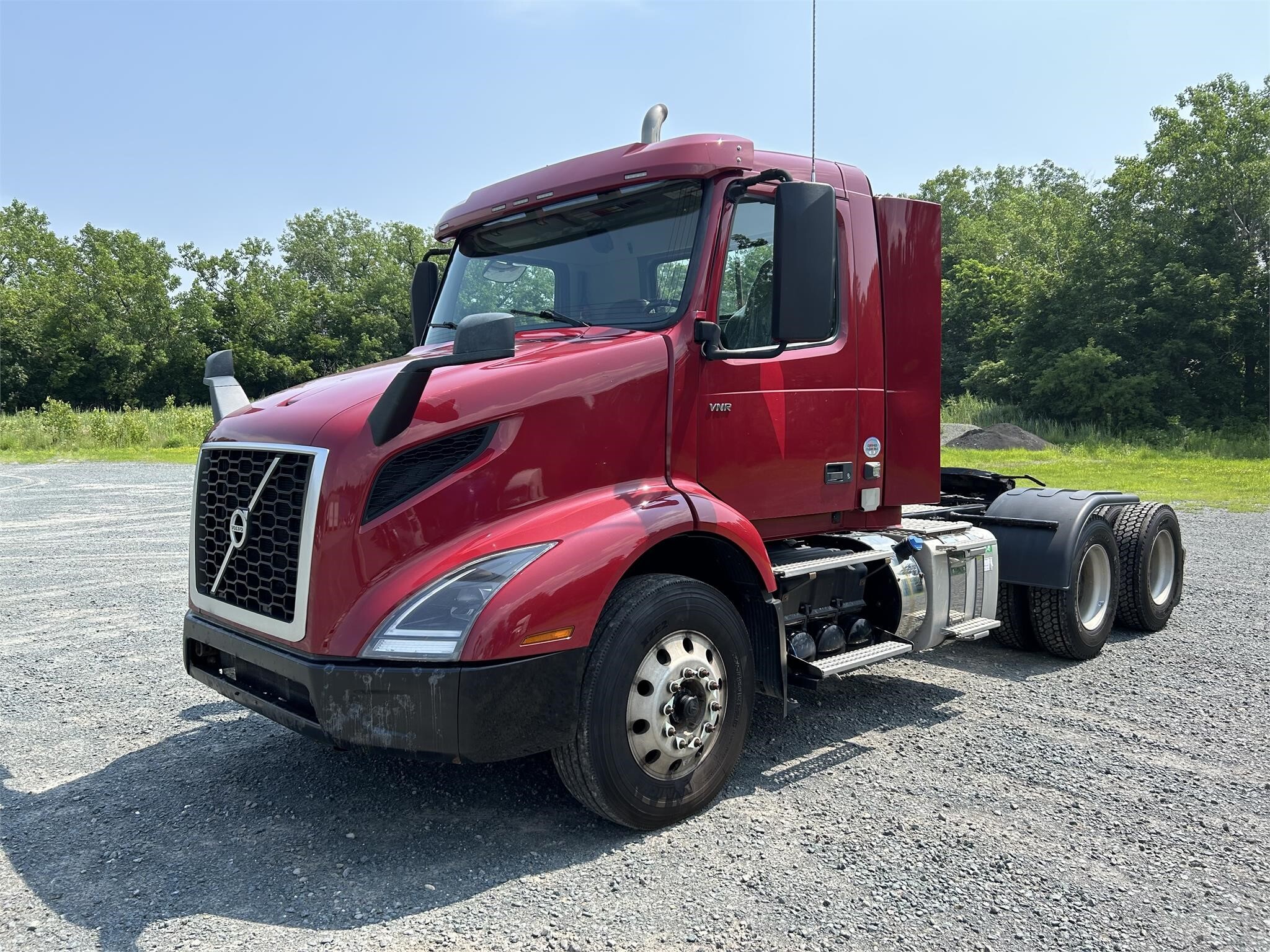 2019 VOLVO VNR64T300 in Medford, NY