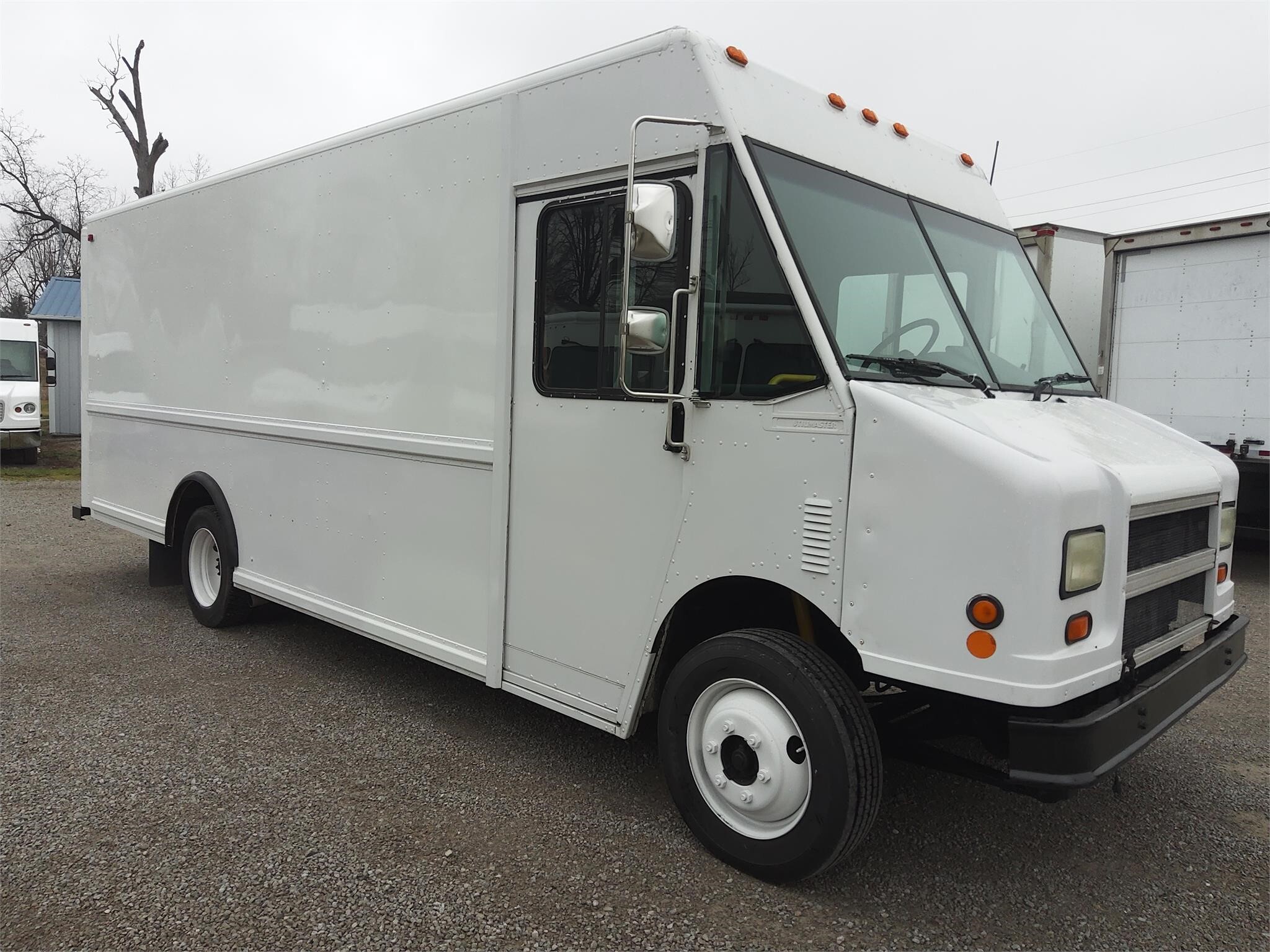 2001 FREIGHTLINER MT45 in Fort Wayne, IN