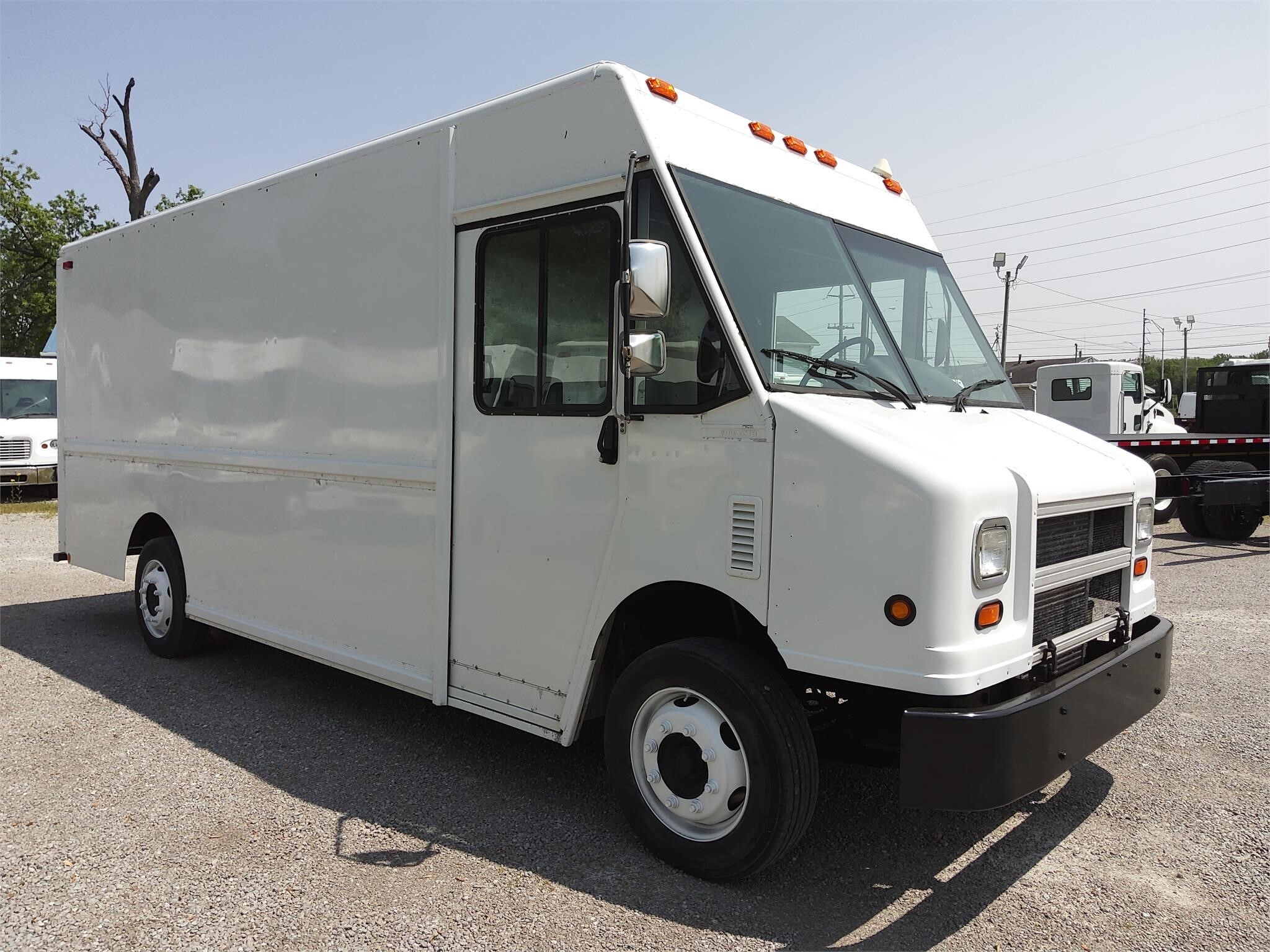 2004 FREIGHTLINER MT45 in Fort Wayne, IN