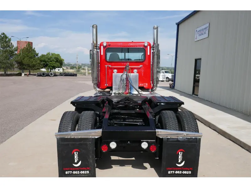 2017 PETERBILT 389