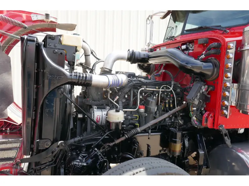2017 PETERBILT 389