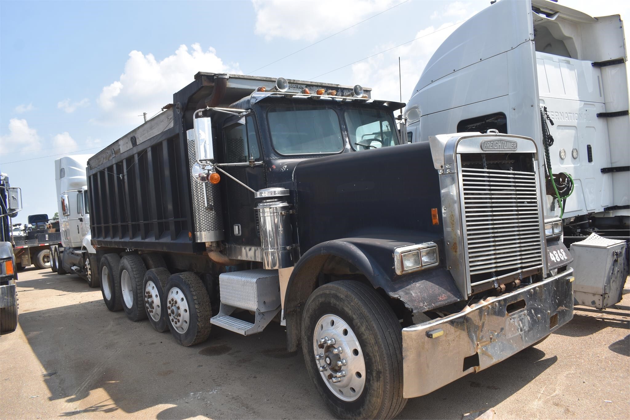 1986 FREIGHTLINER COLUMBIA in Covington, TN