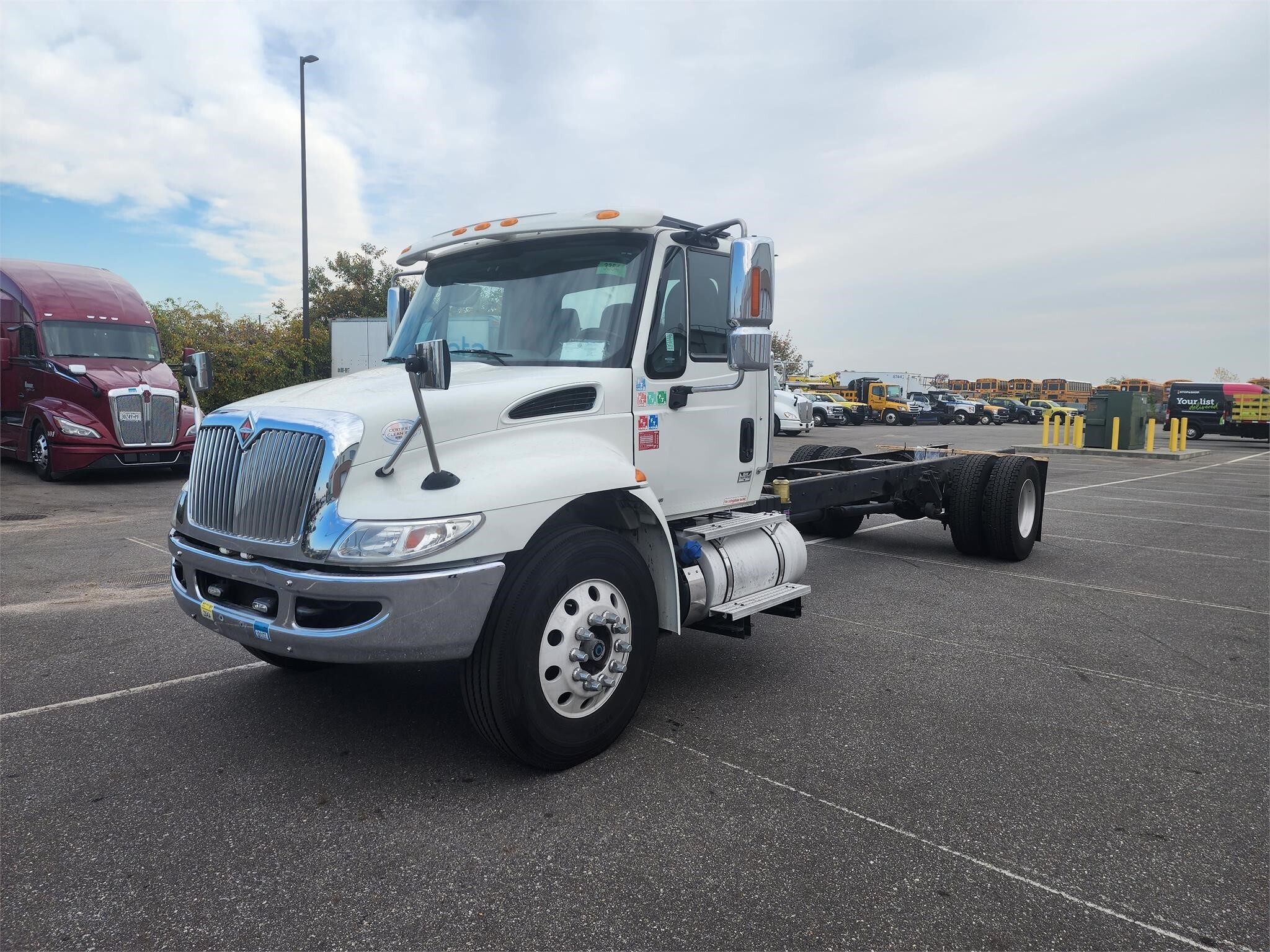 2019 INTERNATIONAL DURASTAR 4300 in Jamaica, NY