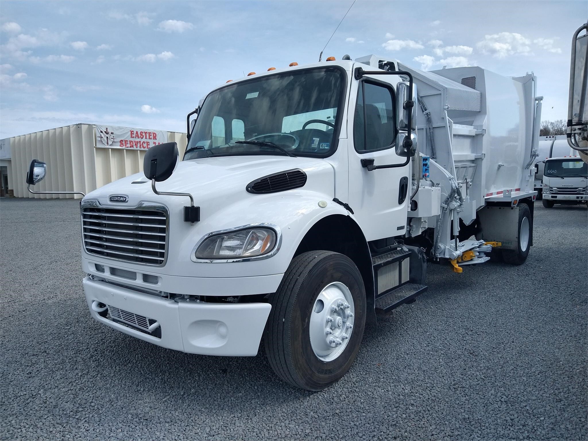 2012 FREIGHTLINER BUSINESS CLASS M2 106 in Bealeton, VA