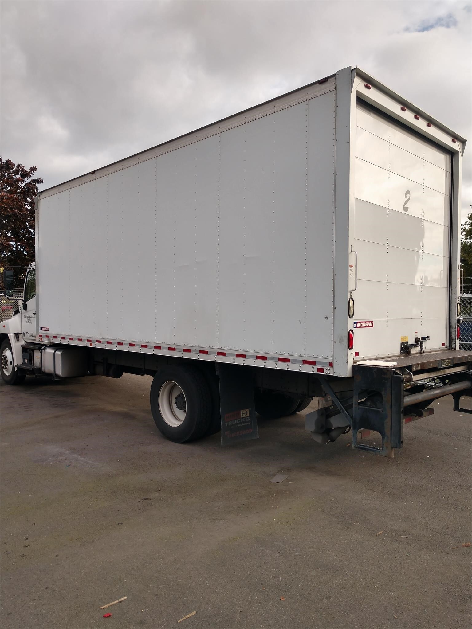 2015 HINO 338 in Auburn, WA