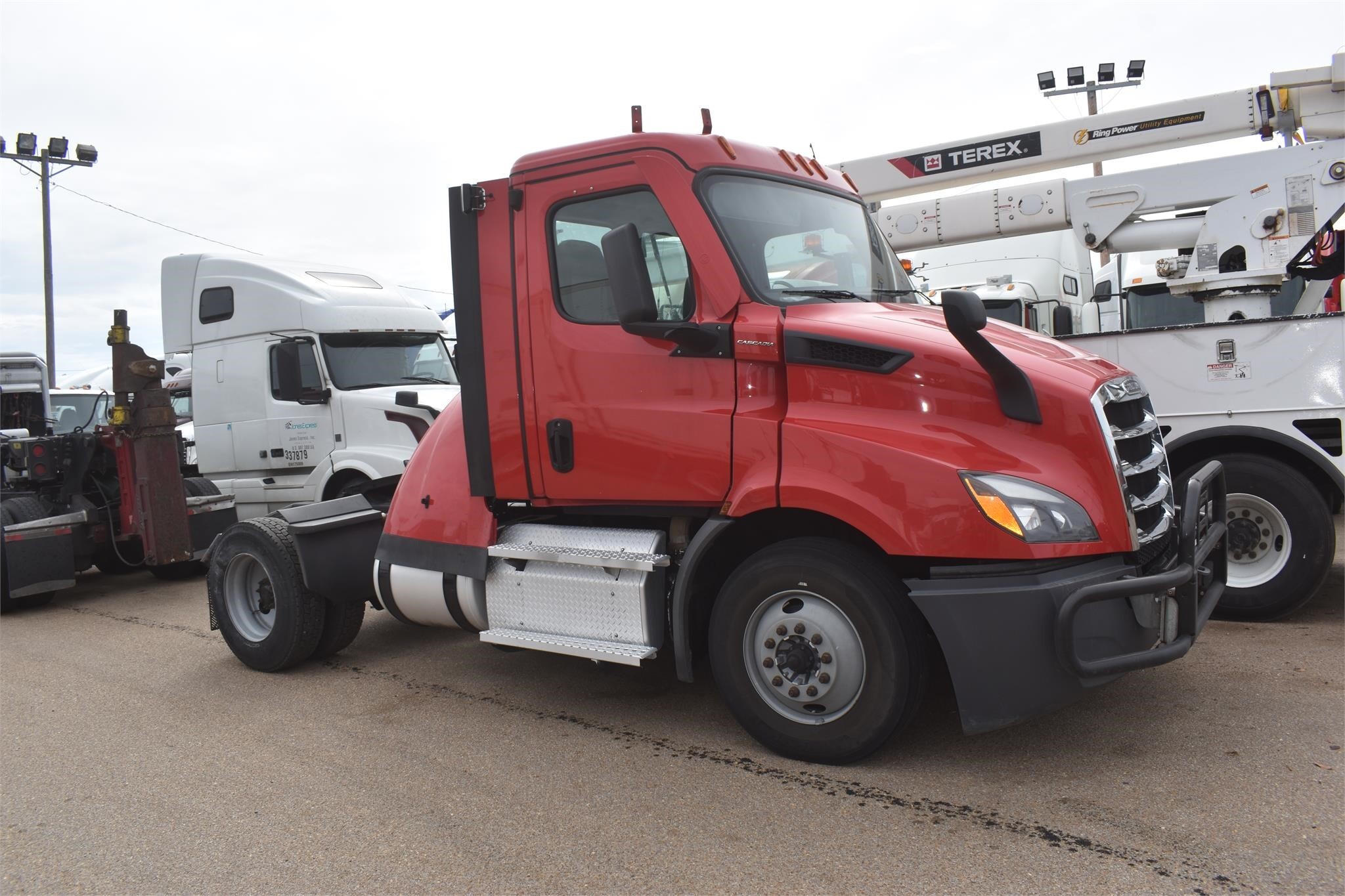 2021 FREIGHTLINER CASCADIA 116 in Covington, TN