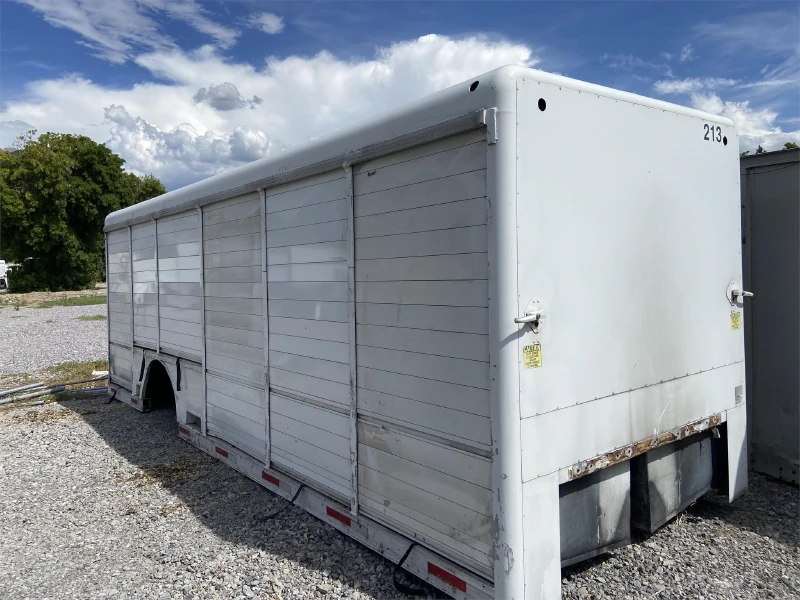 2002 HACKNEY 24 FT