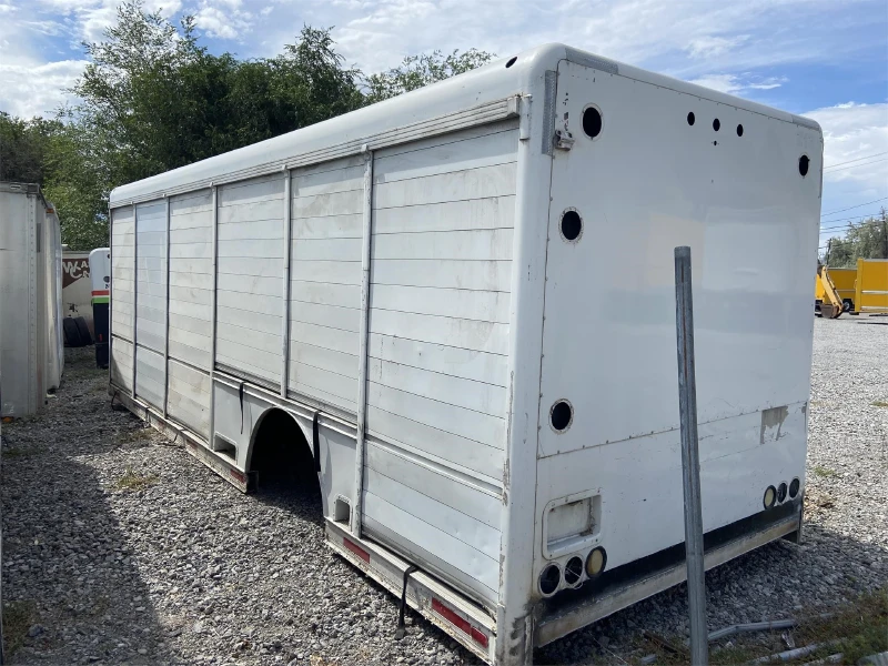 2002 HACKNEY 24 FT