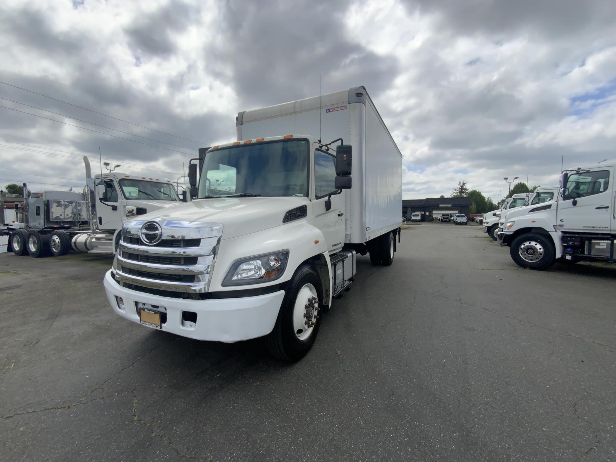 2014 HINO 268 in Auburn, WA