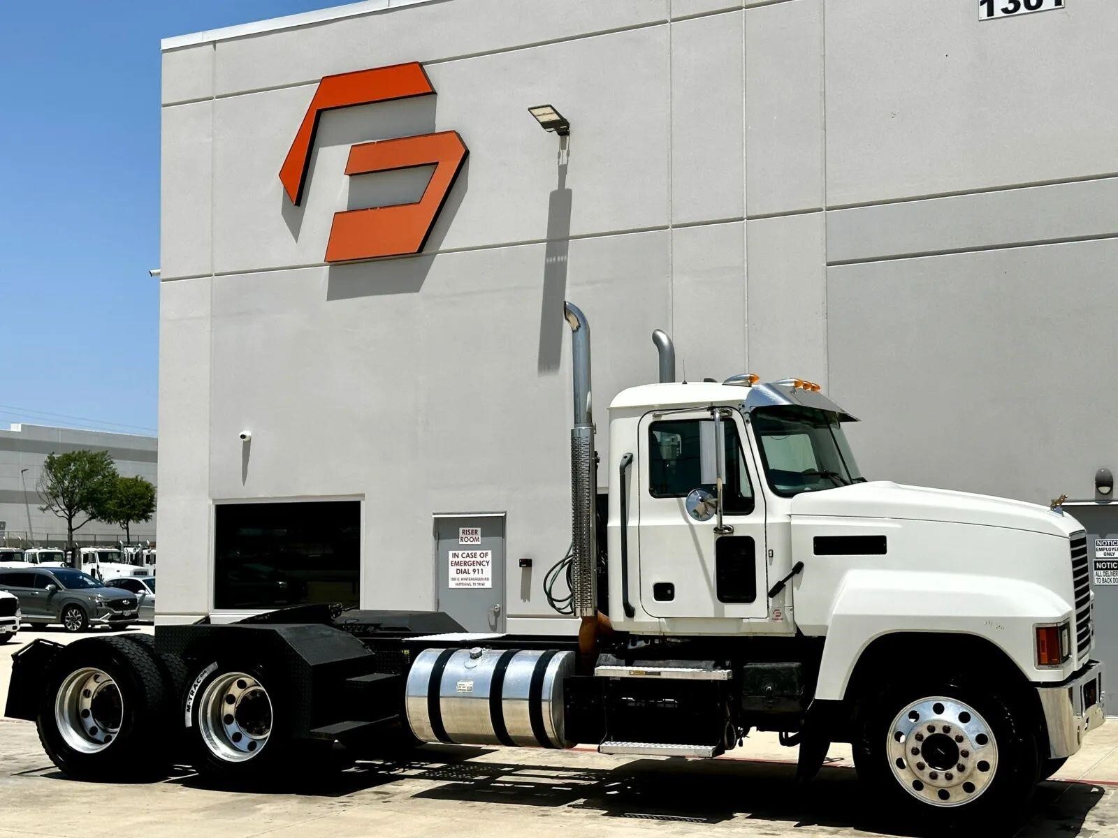 2019 MACK PINNACLE in Hutchins, TX