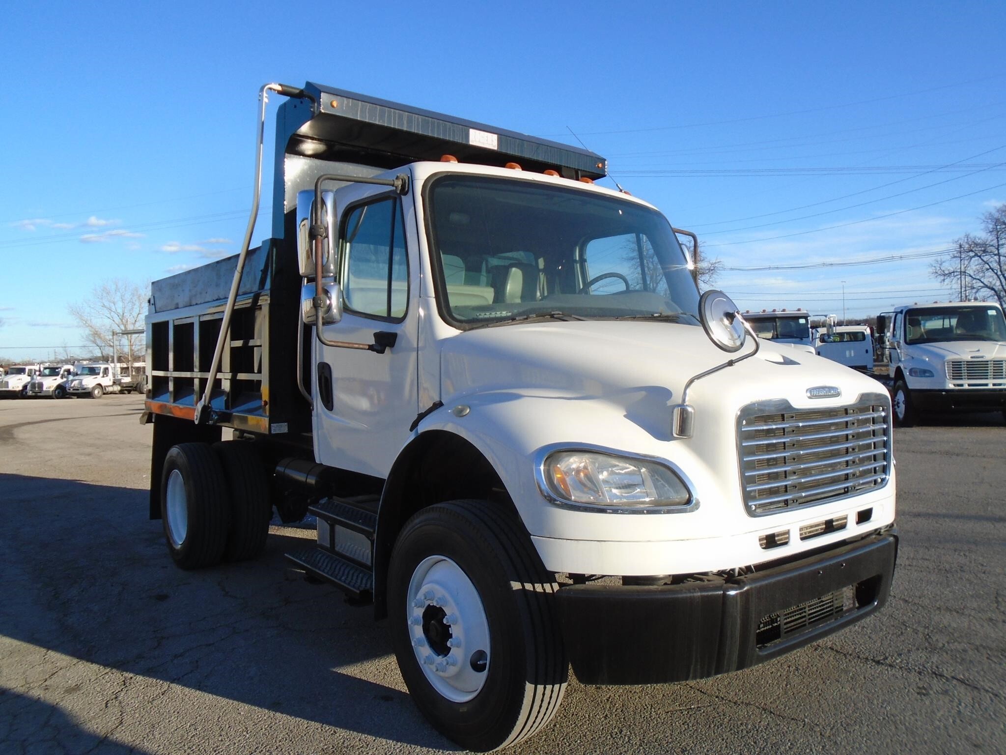 2009 FREIGHTLINER BUSINESS CLASS M2 106 in Kansas City, KS