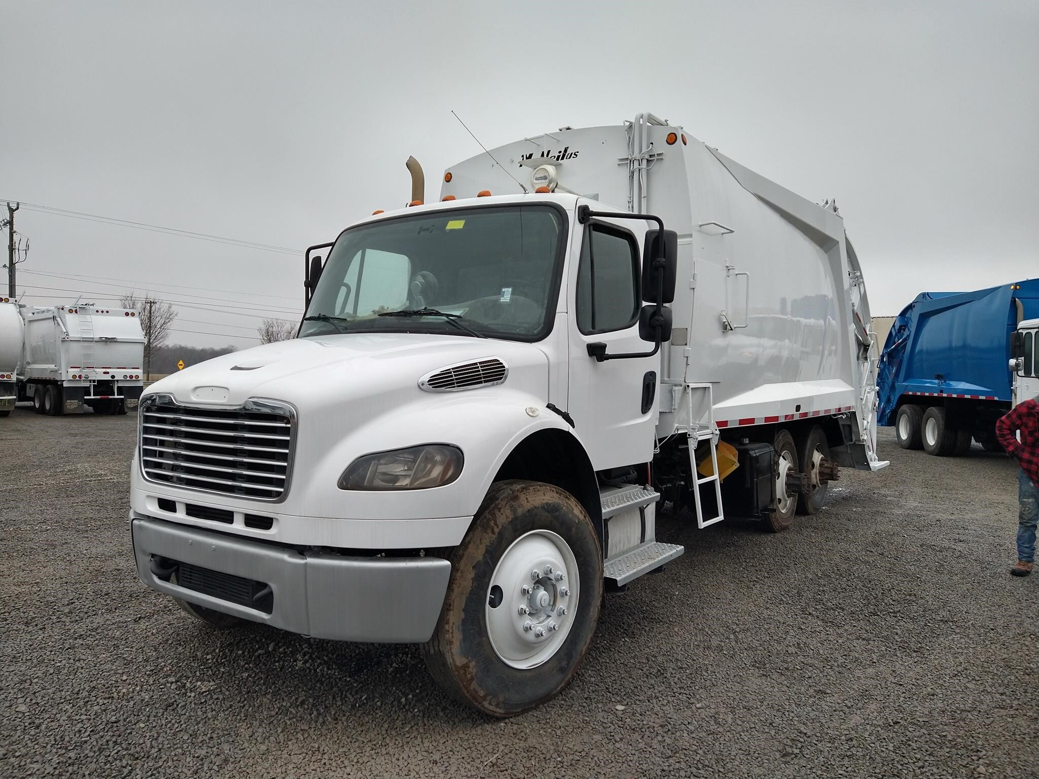 2009 FREIGHTLINER BUSINESS CLASS M2 106 in Bealeton, VA