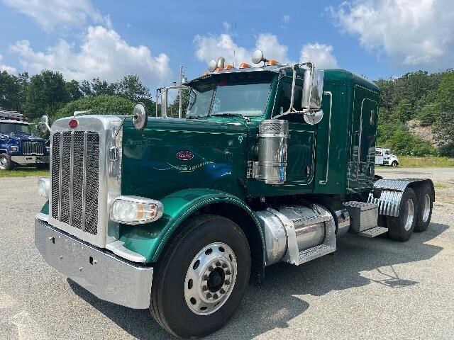 2017 PETERBILT 389 in Westminster, VT
