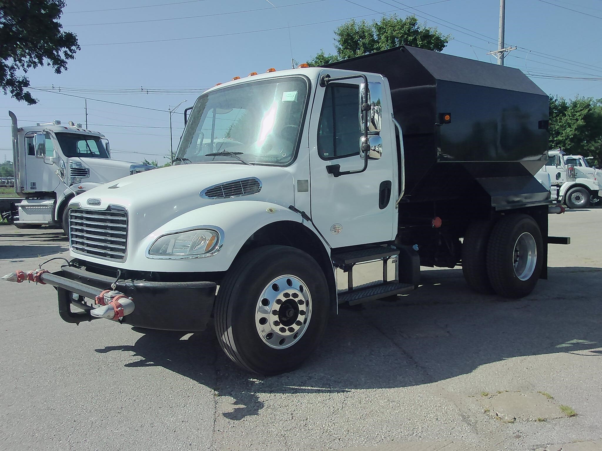 2019 FREIGHTLINER BUSINESS CLASS M2 106 in Kansas City, KS