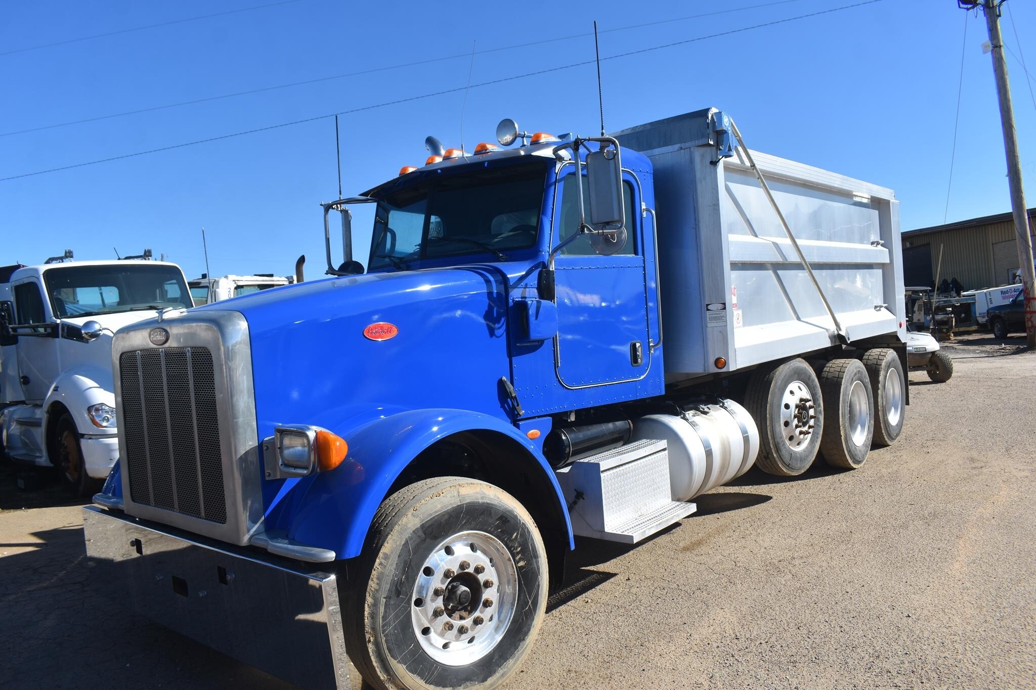 2011 PETERBILT 367 in Covington, TN