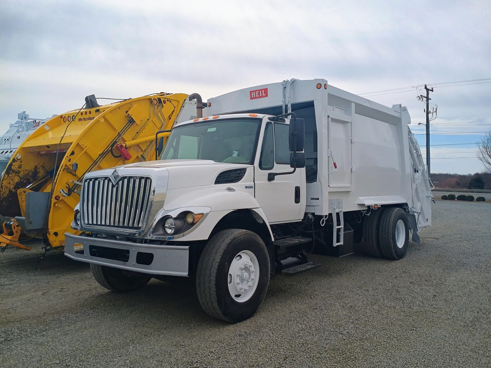 2009 INTERNATIONAL WORKSTAR 7400 in Bealeton, VA