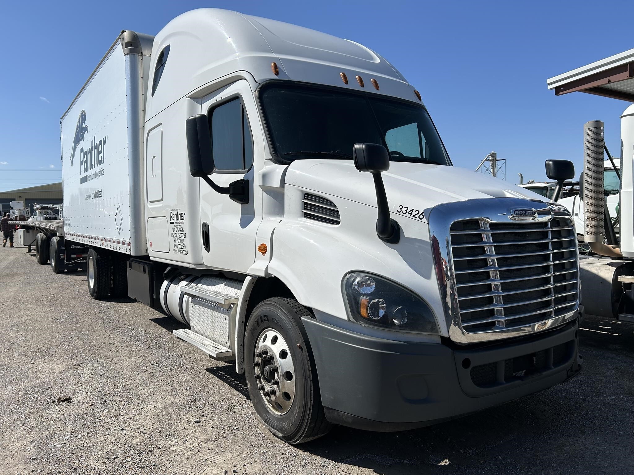 2015 FREIGHTLINER CASCADIA 113 in Covington, TN