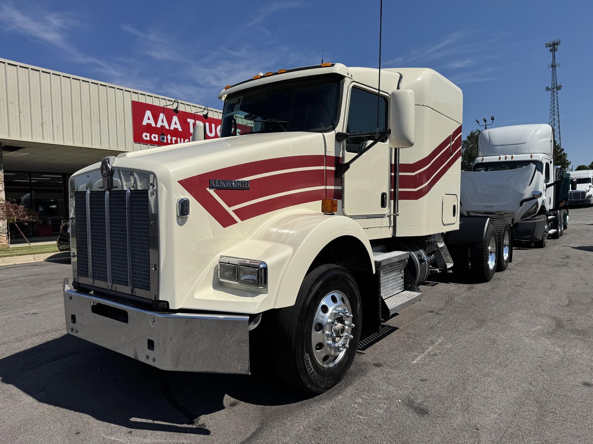 2017 KENWORTH T800 in Monroe, GA