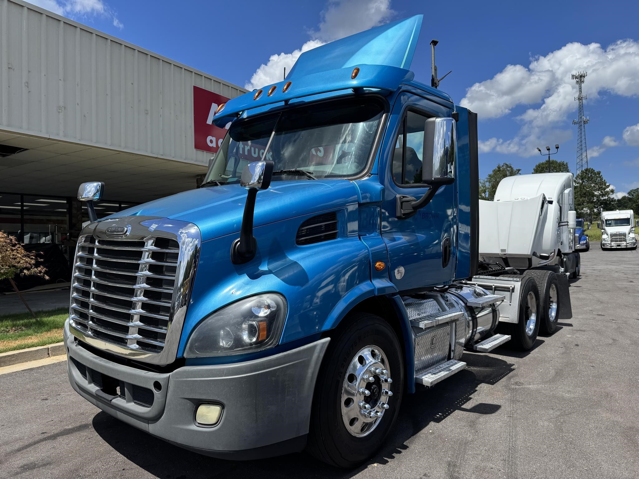 2016 FREIGHTLINER CASCADIA 113 in Monroe, GA