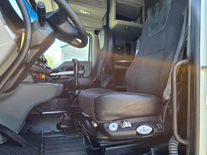2021 KENWORTH T680