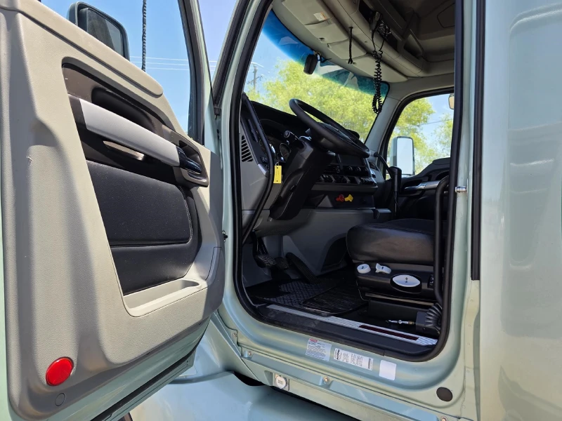 2021 KENWORTH T680
