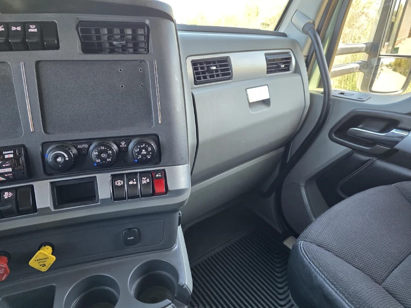 2021 KENWORTH T680