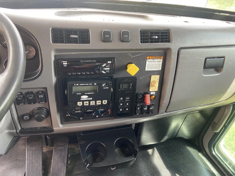 2015 PETERBILT 337