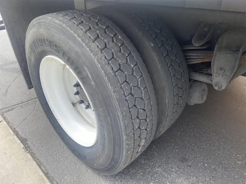 2015 PETERBILT 337