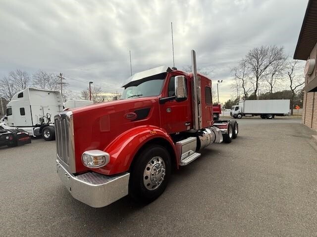 2023 PETERBILT 567 in Bartonsville, PA