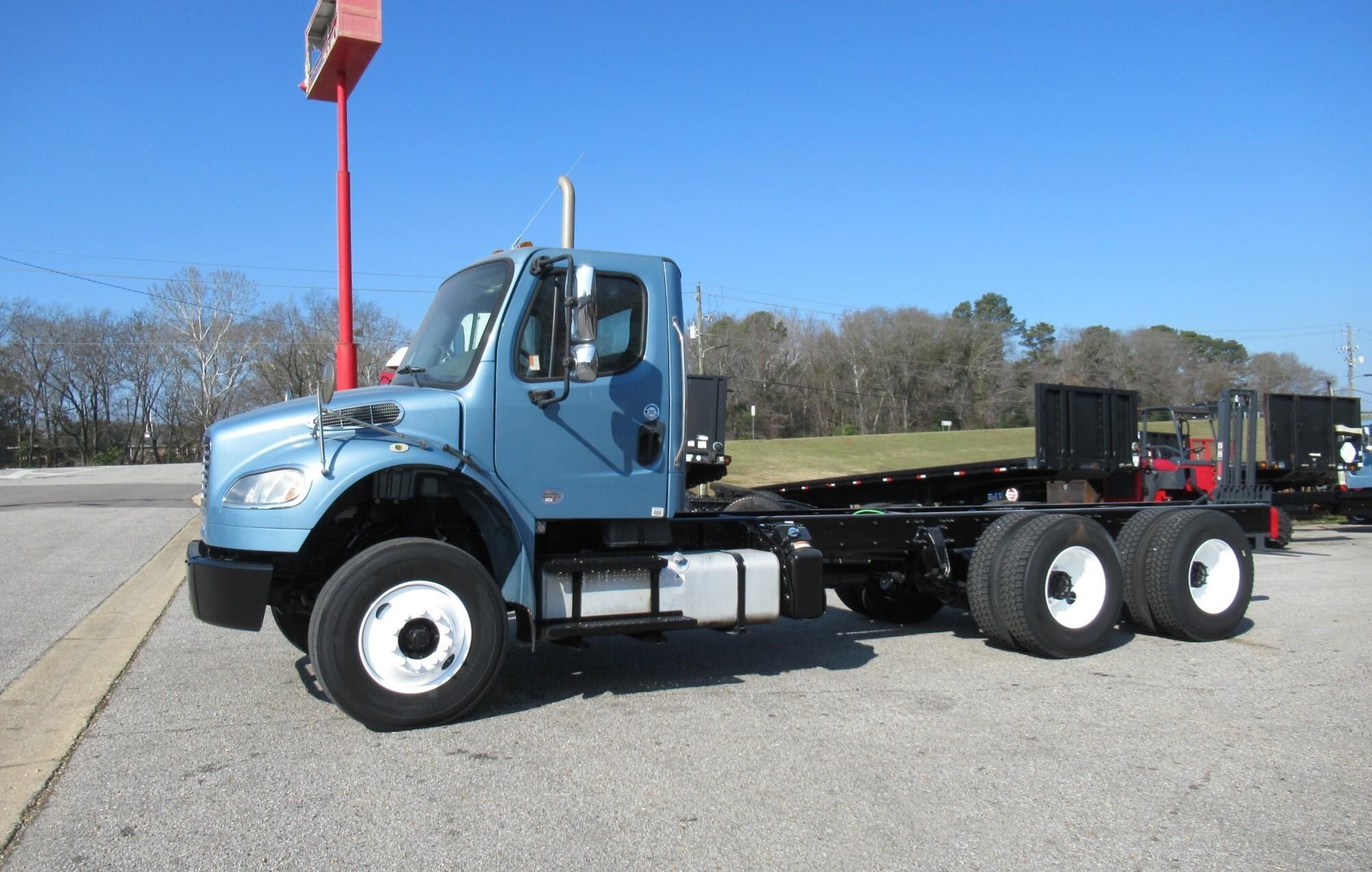 2017 FREIGHTLINER BUSINESS CLASS M2 106 in Tuscaloosa, AL