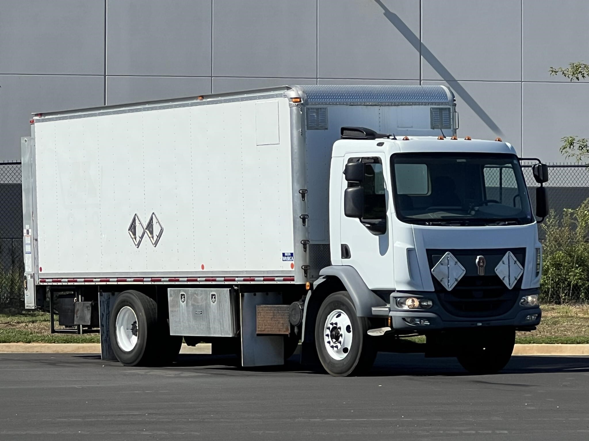 2016 KENWORTH K370 in Cartersville, GA