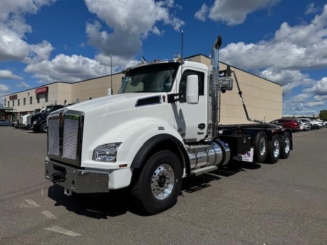 2025 KENWORTH T880 in Dayton, NJ