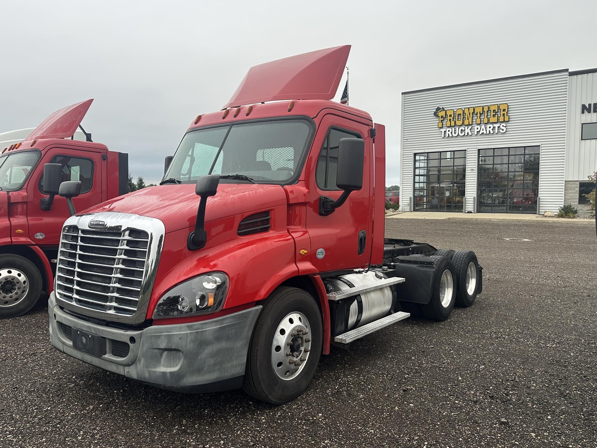 2015 FREIGHTLINER CASCADIA 125 in Dorr, MI