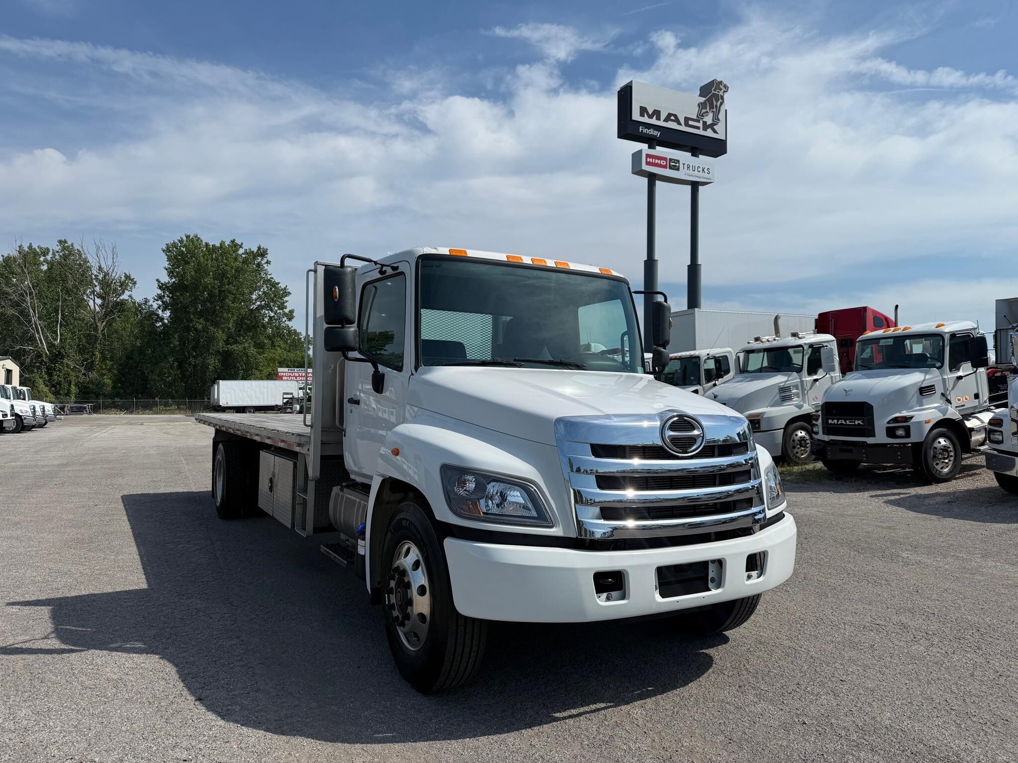 2020 HINO 338 in Findlay, OH