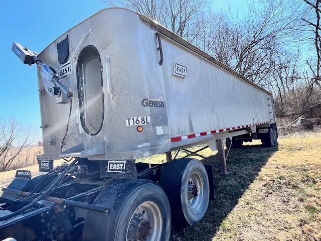 2008 EAST GENESIS HYBRID in Petersburg, IN